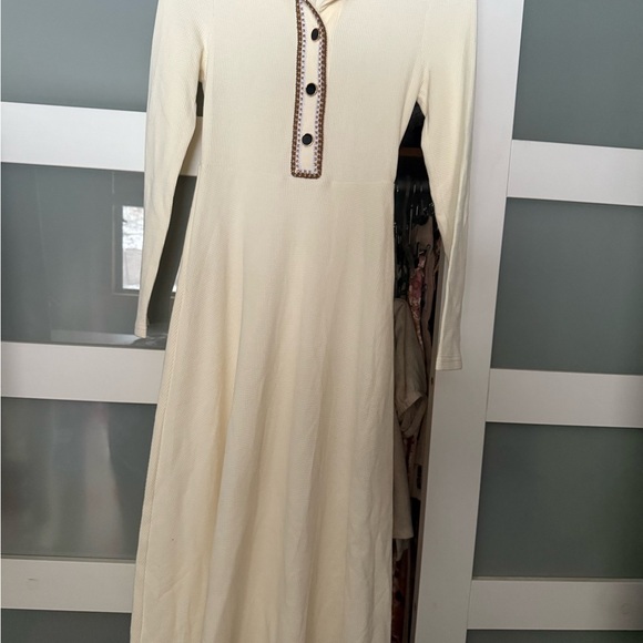 Commense Elegant Cream Midi Dress with Collar Detail - Picture 7 of 7